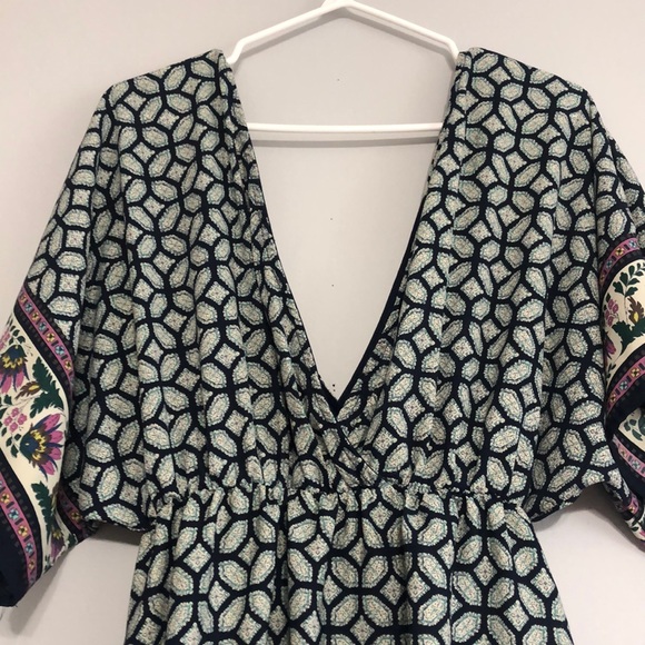 Double V Neck Grecian Print Dress - Picture 2 of 4